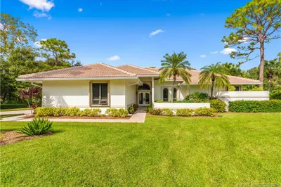 1505 NW Buttonbush Circle 1