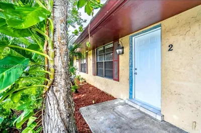 4259 Royal Banyan Way #B 1