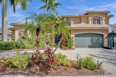 19462 Saturnia Lakes Drive 1