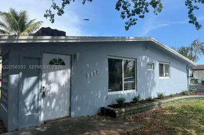 3850 SW 59th Ter 1