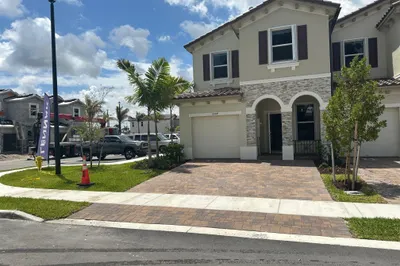 5504 NW 27th Place 1