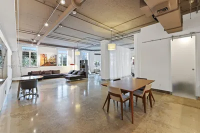 1560 Lenox Ave #203 1