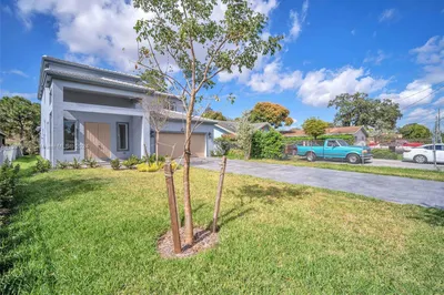 415 NW 21st Ter 1