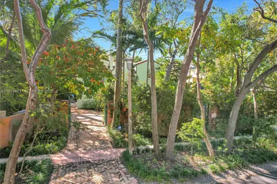1720 Espanola Dr 1