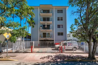 1235 Pennsylvania Ave #3E 1