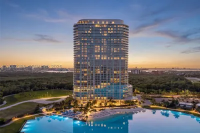 2411 Laguna Circle #2011 1