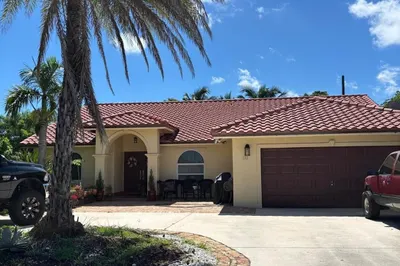 330 SW 14th Street 1