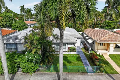 1427 Hollywood Blvd 1