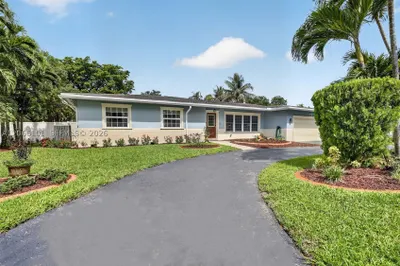 801 Ixora Ln 1