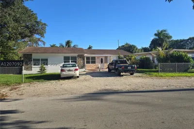 260 NE 118th Ter #260 1