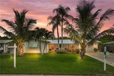 4931 SE Pompano Terrace 1