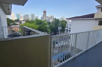 134 SW 7th Ave #404 1