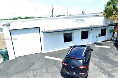 2341 NW 30th St 1
