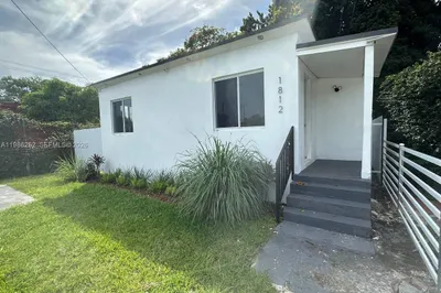 1812 NW 64th St 1