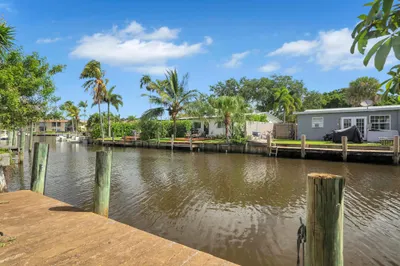 103 SW Hideaway Place 1