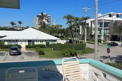 1006 Casuarina Rd #12 1