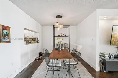 6450 Collins Ave #703 1