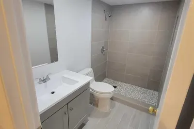 1233 SW 46 Avenue #607 1