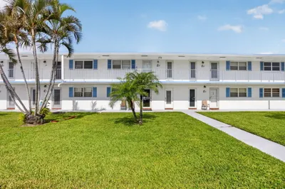1115 LAKE Terrace #103 1