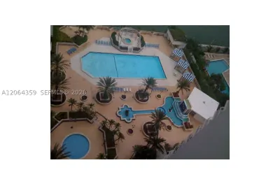 7601 E Treasure Dr #921 1
