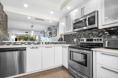 6121 Balboa Circle #103 1
