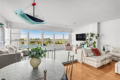 4925 Collins Ave #5F 1