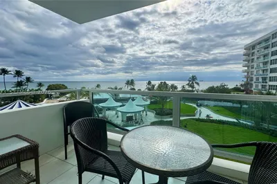 5161 Collins Avenue #515 1