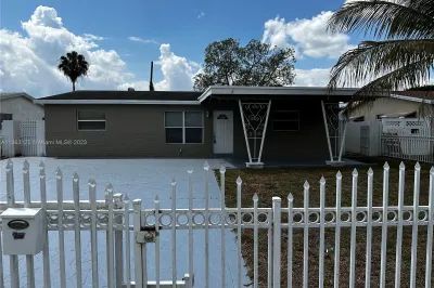 930 N 73rd Way 1