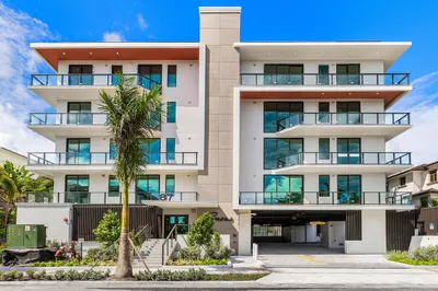 87 Isle Of Venice Drive #402s 1