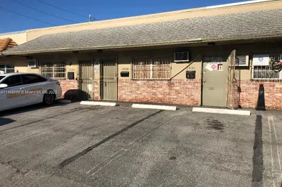 3540 NW 10th Ave #3540 1