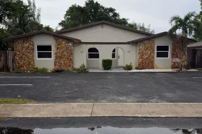 2950 SE 2nd Street 1