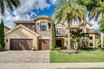 10525 Versailles Boulevard 1