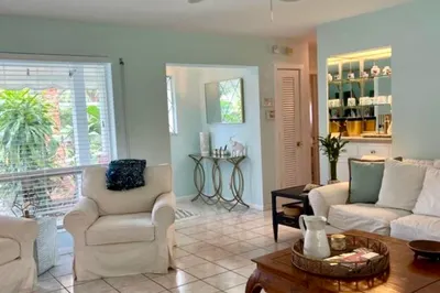 301 SW 8th Terrace 1