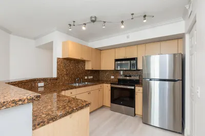 810 Villa Circle 1