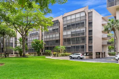2816 N 46 Avenue #J482 1