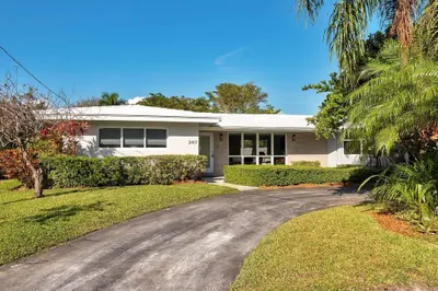 2417 Bayview Drive 1