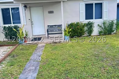 428 NW 21st Ter 1
