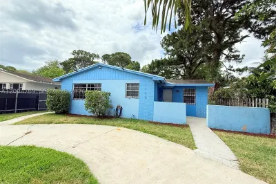 1130 Kasim St 1