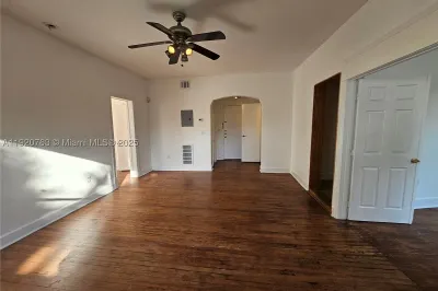 900 16th St #207 1