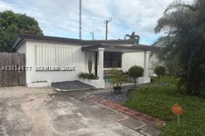 2541 SW 53rd Ave 1