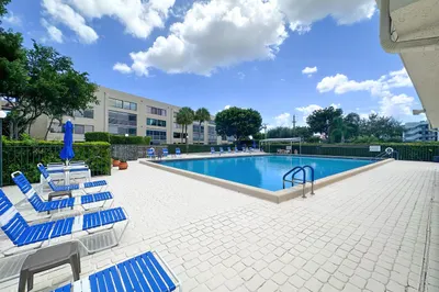 3154 Via Poinciana #116 1