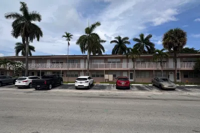 230 SW 11th Ave #14 1