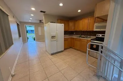1241 W 6th Street 1
