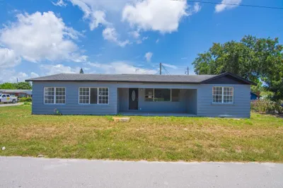 2556 44th Street 1