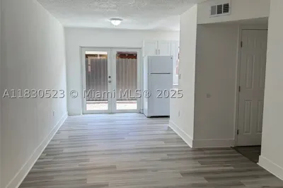 5421 W 24th Ave #20 1