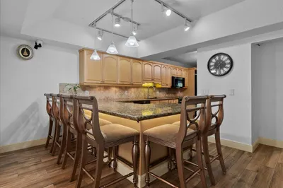 605 Maplewood Drive 1