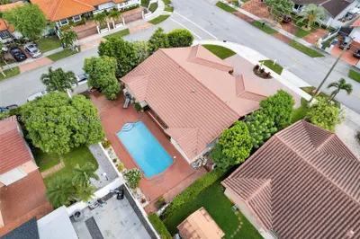 1100 SW 139th Ave 1