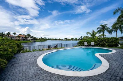 0_Pool and lake 2