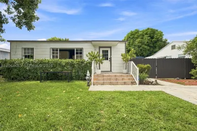 240 Carlisle Dr 1