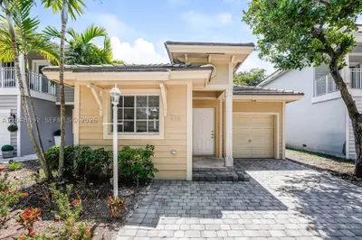 216 SE 32nd Ter 1